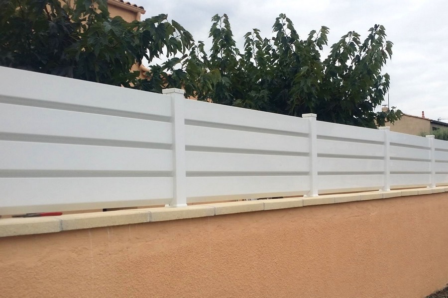 Clôture PVC Lacanau blanc brise vue vendue chez SONNIER Bois à Salaise-sur-Sanne (38150)