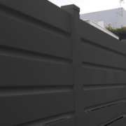 Clôture PVC modèle Hossegor gris anthracite vendue sur le site fenetre38